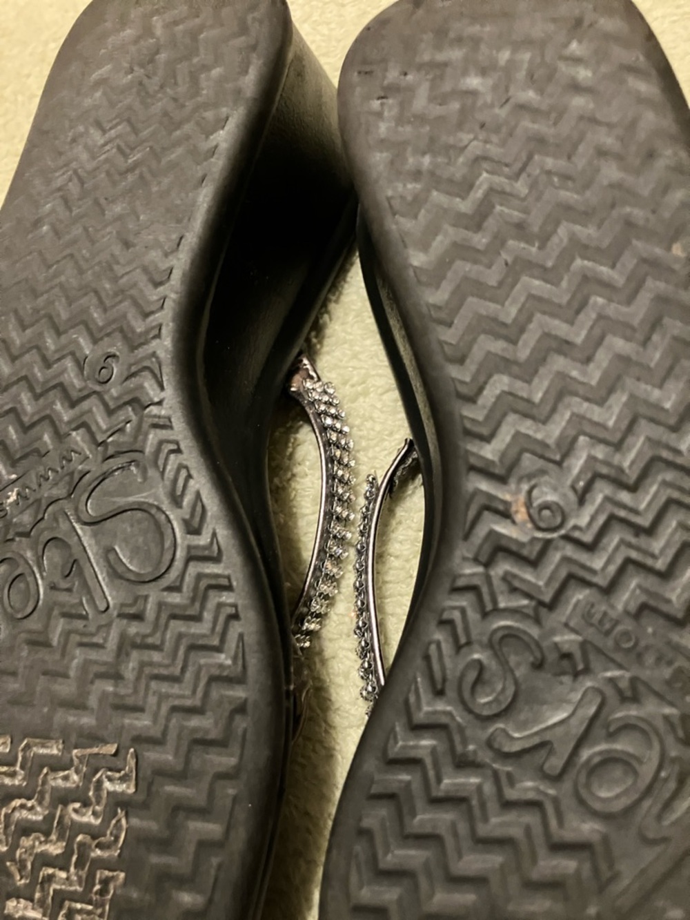 Skechers Women's Metallic Rose Gold Braided Slide Sandals - Picture 2 of 3